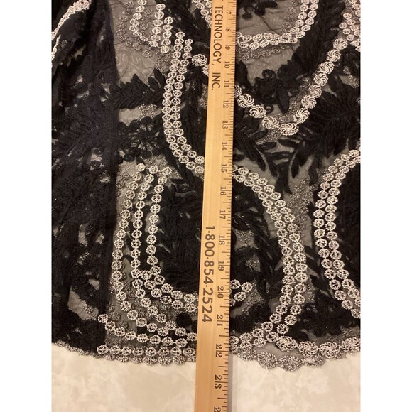 Sheer Top Women’s Black White Embroidered 3/4 Sleeve Blouse Sz M - Picture 6 of 6